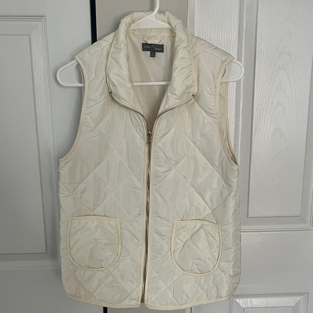 Market & Spruce Off-White Quilted Vest